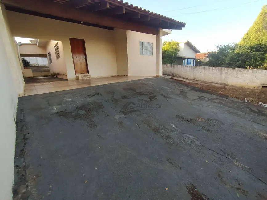 Casa com 3 quartos para alugar em Votuporanga - SP - imagem 2 Foto 2 de Casa com 3 quartos para alugar em Votuporanga - SP