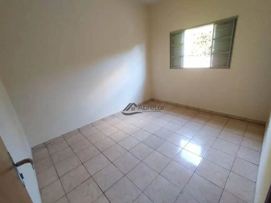 Casa com 3 quartos para alugar em Votuporanga - SP - imagem 8 Foto 8 de Casa com 3 quartos para alugar em Votuporanga - SP