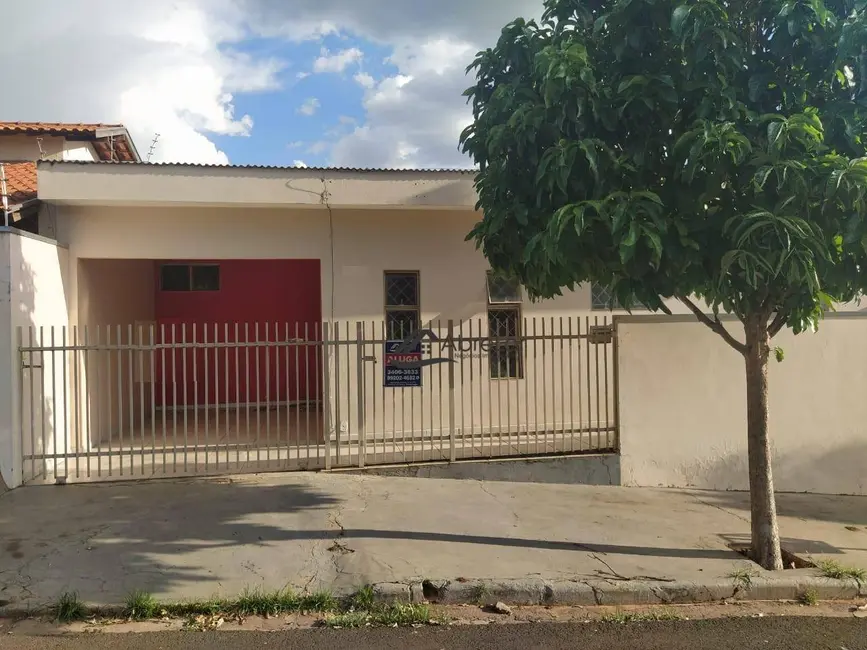 Foto 1 de Casa com 3 quartos à venda, 90m2 em Chácara das Paineiras, Votuporanga - SP