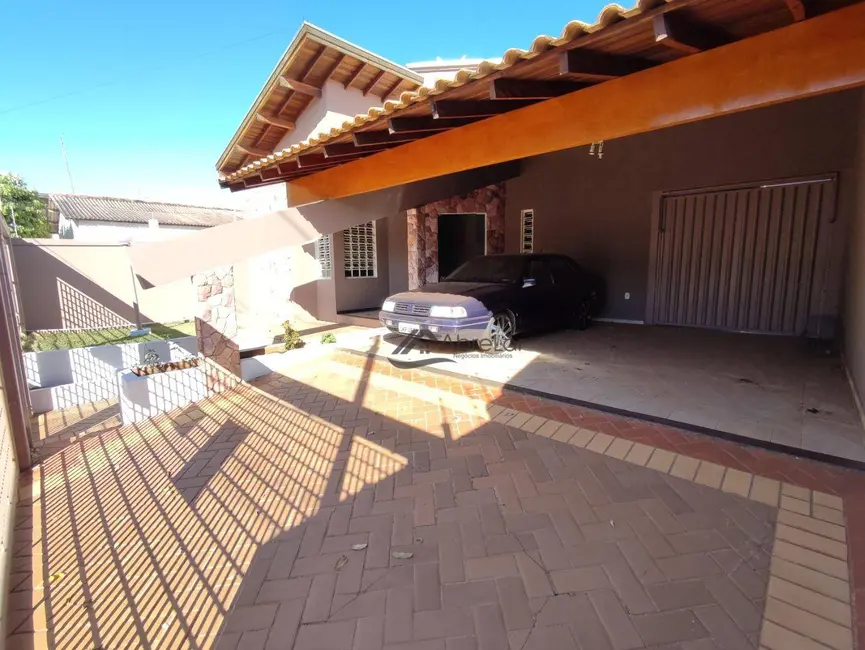 Foto 3 de Casa com 3 quartos à venda, 439m2 em Vale do Sol, Votuporanga - SP