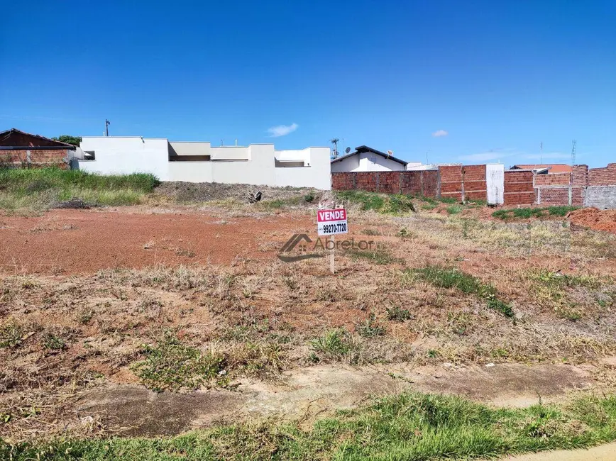 Foto 1 de Terreno / Lote à venda, 320m2 em Votuporanga - SP