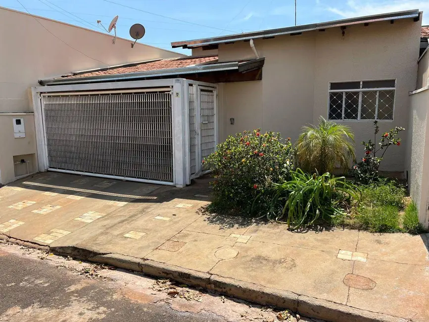 Foto 2 de Casa com 3 quartos à venda, 300m2 em Pozzobon, Votuporanga - SP