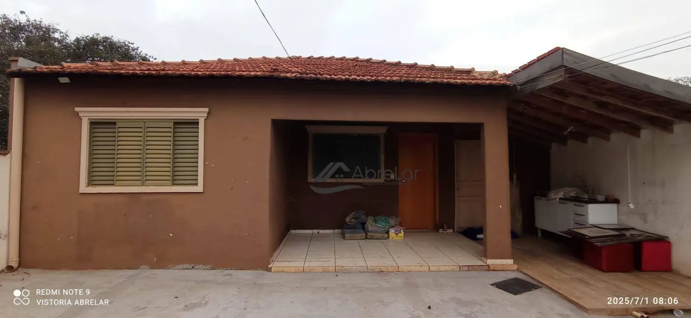 Foto 1 de Casa com 2 quartos para alugar em São João, Votuporanga - SP
