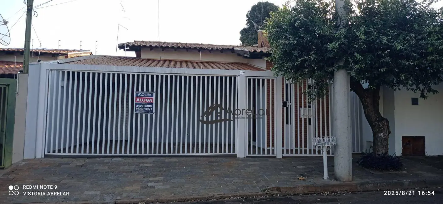 Foto 1 de Casa com 3 quartos para alugar em Jardim Bom Clima, Votuporanga - SP