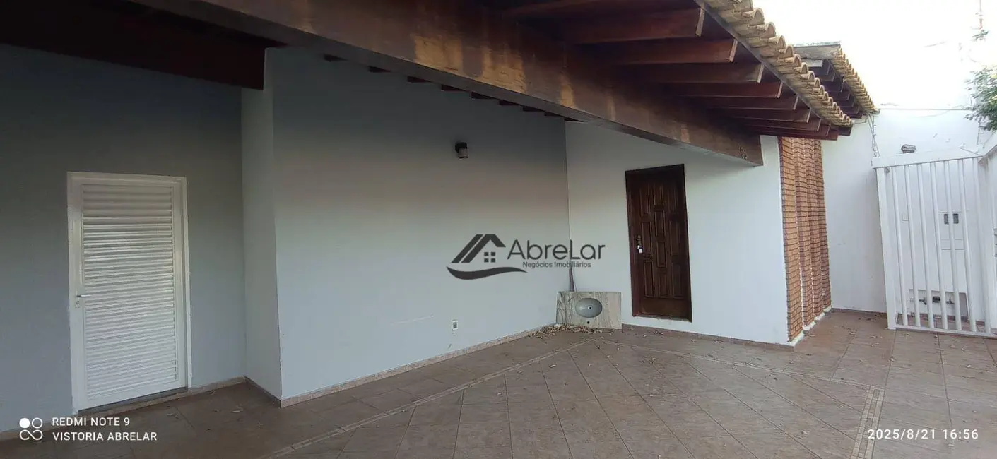 Foto 2 de Casa com 3 quartos para alugar em Jardim Bom Clima, Votuporanga - SP