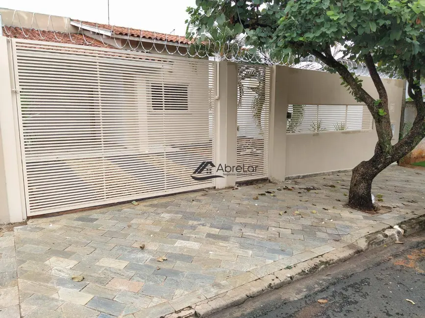 Foto 1 de Casa com 2 quartos à venda, 240m2 em Parque Residencial do Lago, Votuporanga - SP