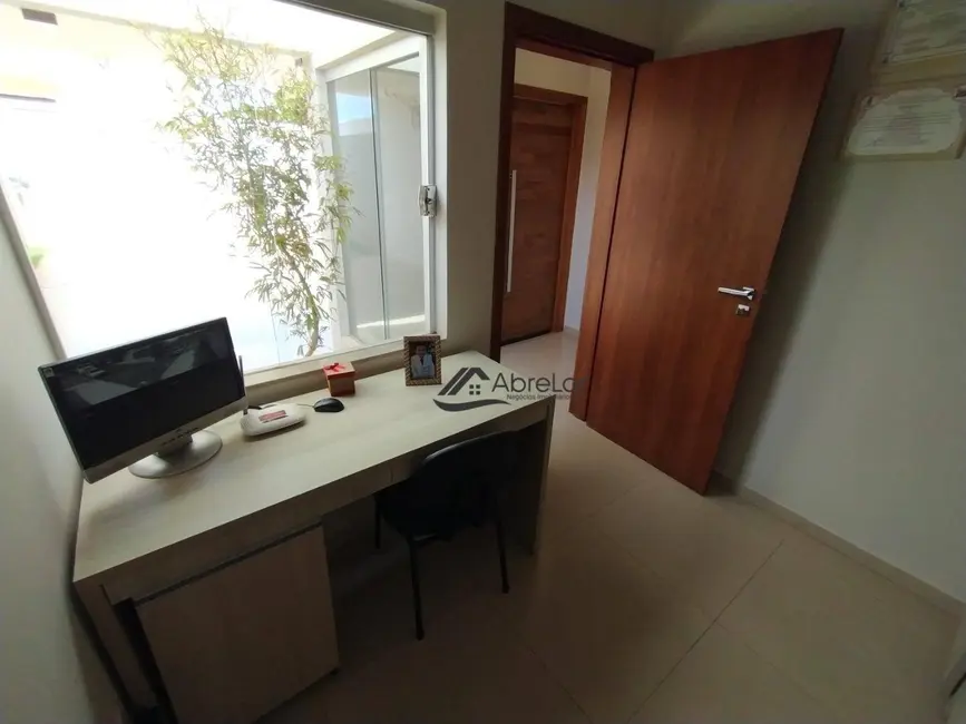 Foto 9 de Casa com 3 quartos à venda, 307m2 em Parque Residencial do Lago, Votuporanga - SP