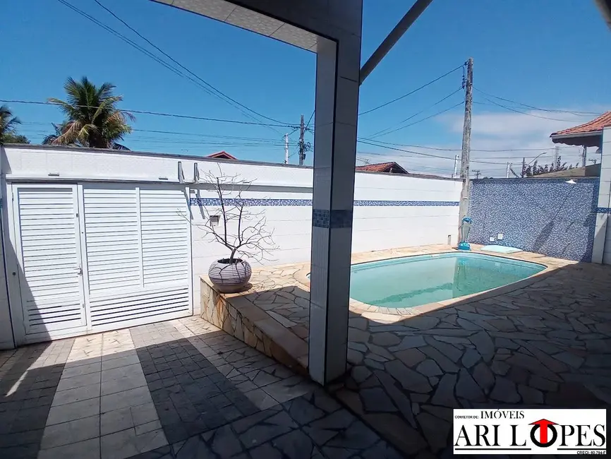 Foto 2 de Casa com 4 quartos à venda, 370m2 em Mongagua - SP