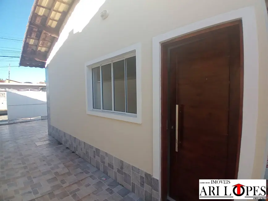 Foto 3 de Casa com 2 quartos à venda, 140m2 em Mongagua - SP