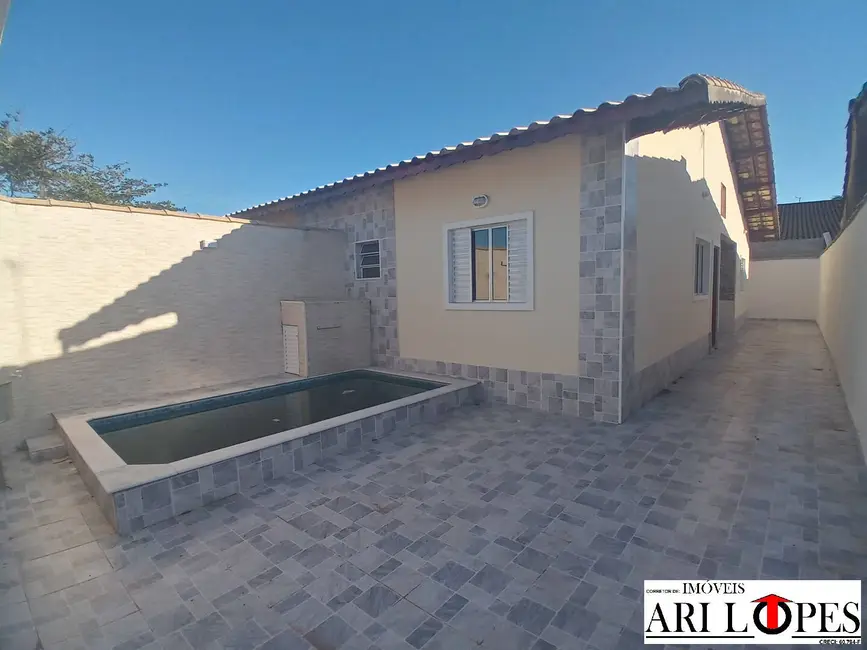 Foto 2 de Casa com 2 quartos à venda, 140m2 em Mongagua - SP