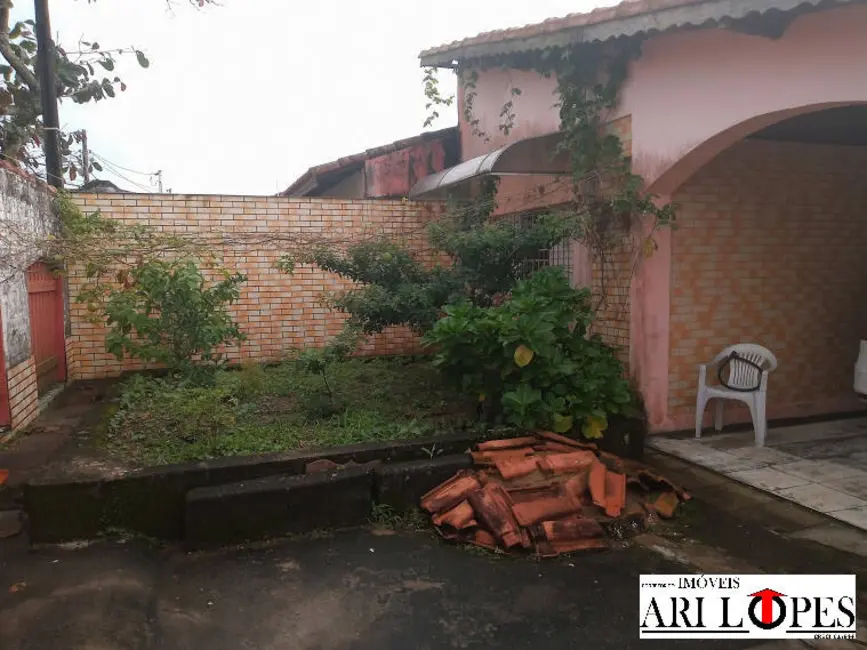 Foto 2 de Casa com 3 quartos à venda, 180m2 em Mongagua - SP