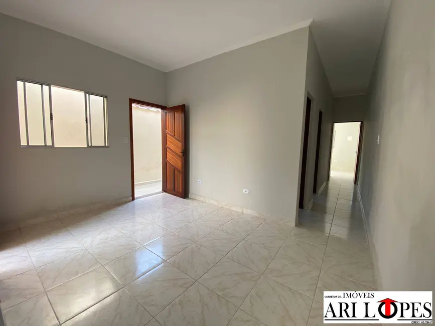 Foto 3 de Casa com 2 quartos à venda, 70m2 em Mongagua - SP