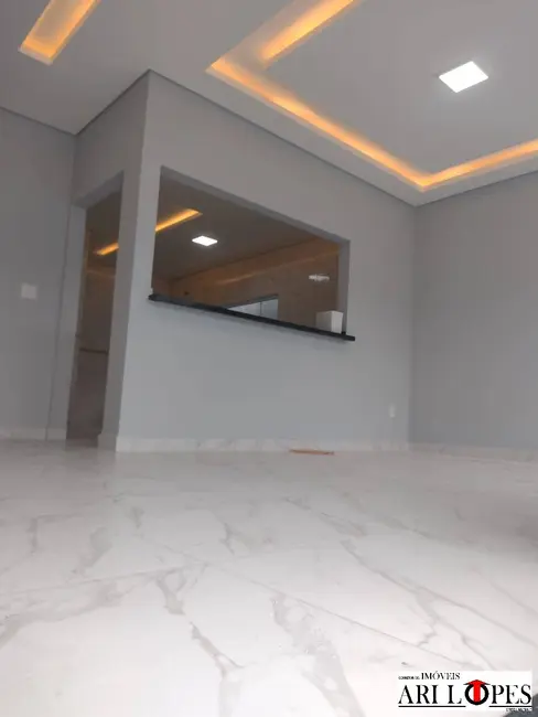 Foto 5 de Casa com 3 quartos à venda, 250m2 em Solemar, Praia Grande - SP