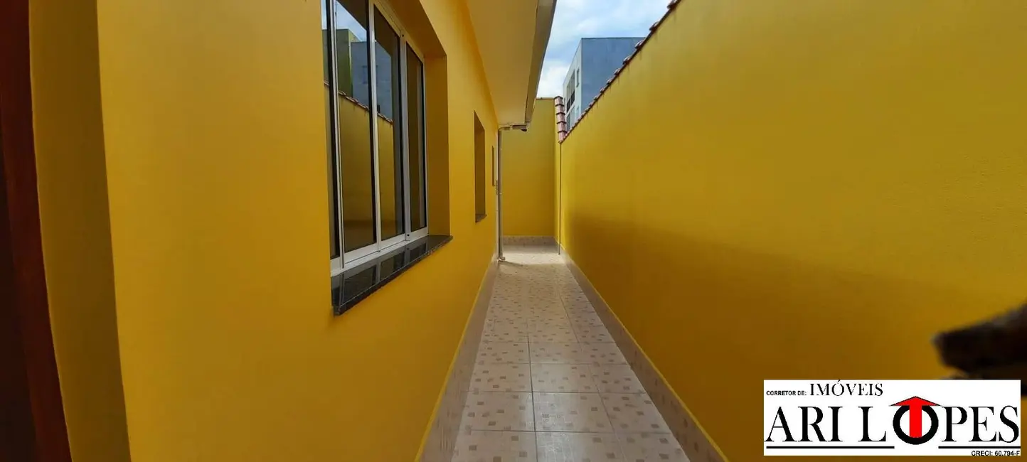 Foto 4 de Casa com 2 quartos à venda, 190m2 em Mongagua - SP