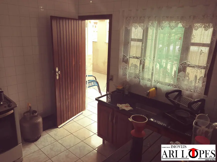 Foto 6 de Casa com 2 quartos à venda, 122m2 em Mongagua - SP