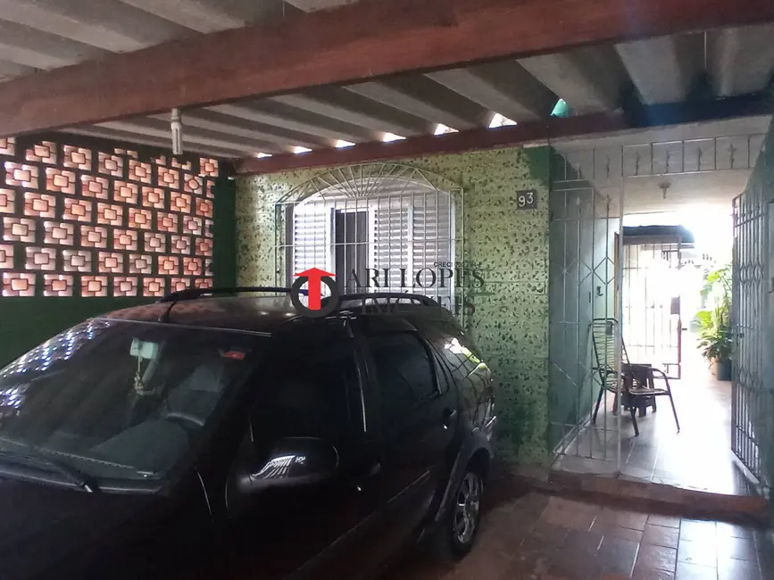 Foto 2 de Casa com 2 quartos à venda, 125m2 em Mongagua - SP