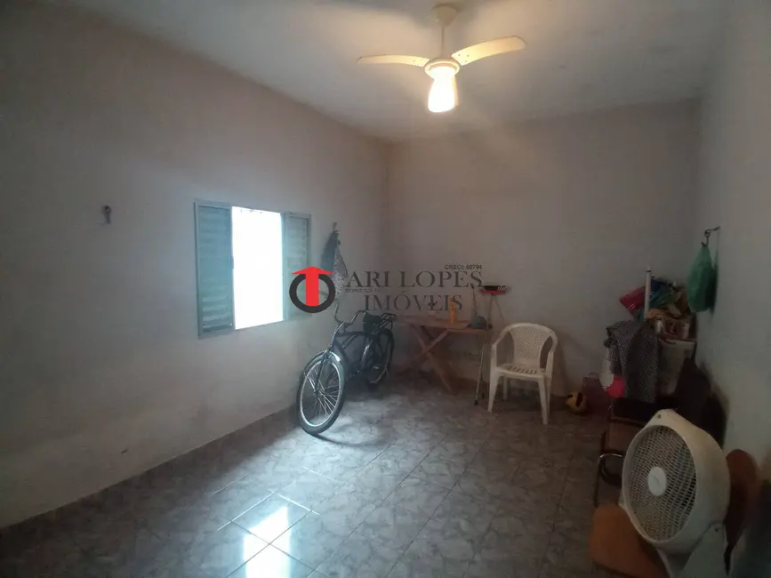 Foto 8 de Casa com 2 quartos à venda, 187m2 em Mongagua - SP