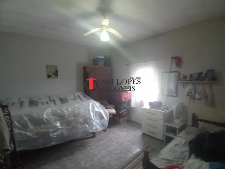 Foto 9 de Casa com 2 quartos à venda, 187m2 em Mongagua - SP