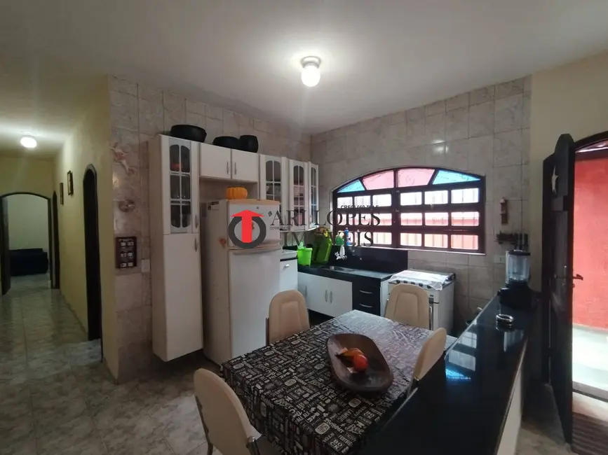 Foto 9 de Casa com 2 quartos à venda, 180m2 em Mongagua - SP