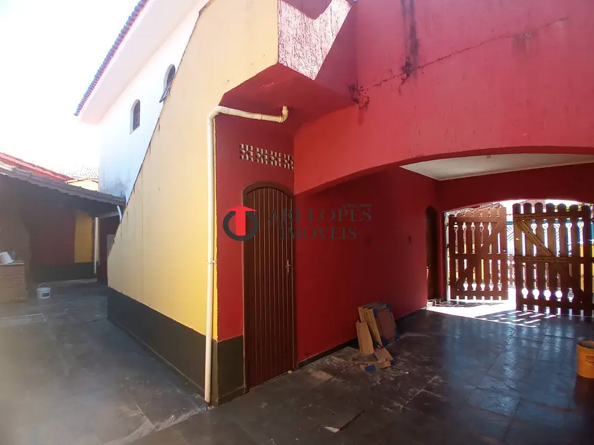 Foto 9 de Sobrado com 2 quartos à venda, 177m2 em Mongagua - SP