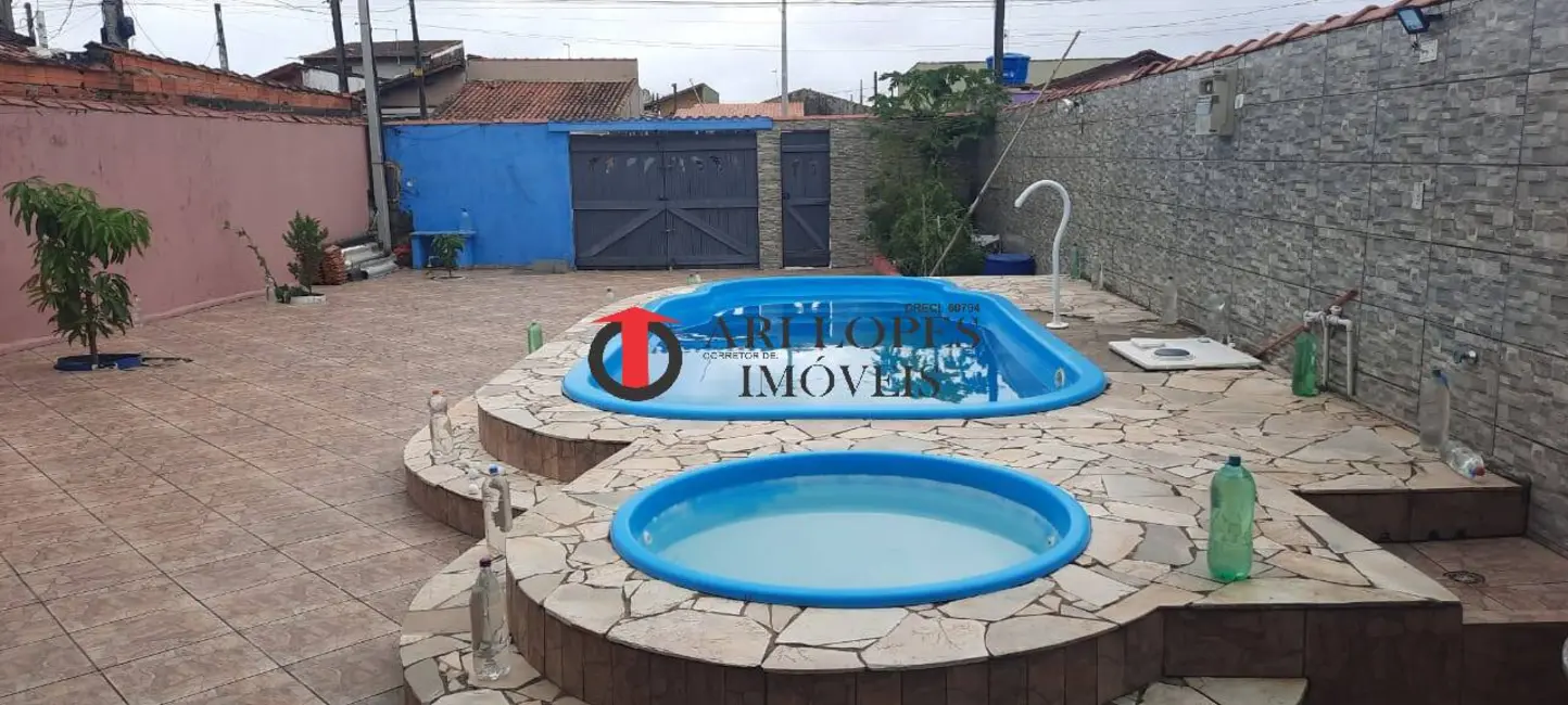 Foto 2 de Sobrado com 5 quartos à venda, 250m2 em Mongagua - SP