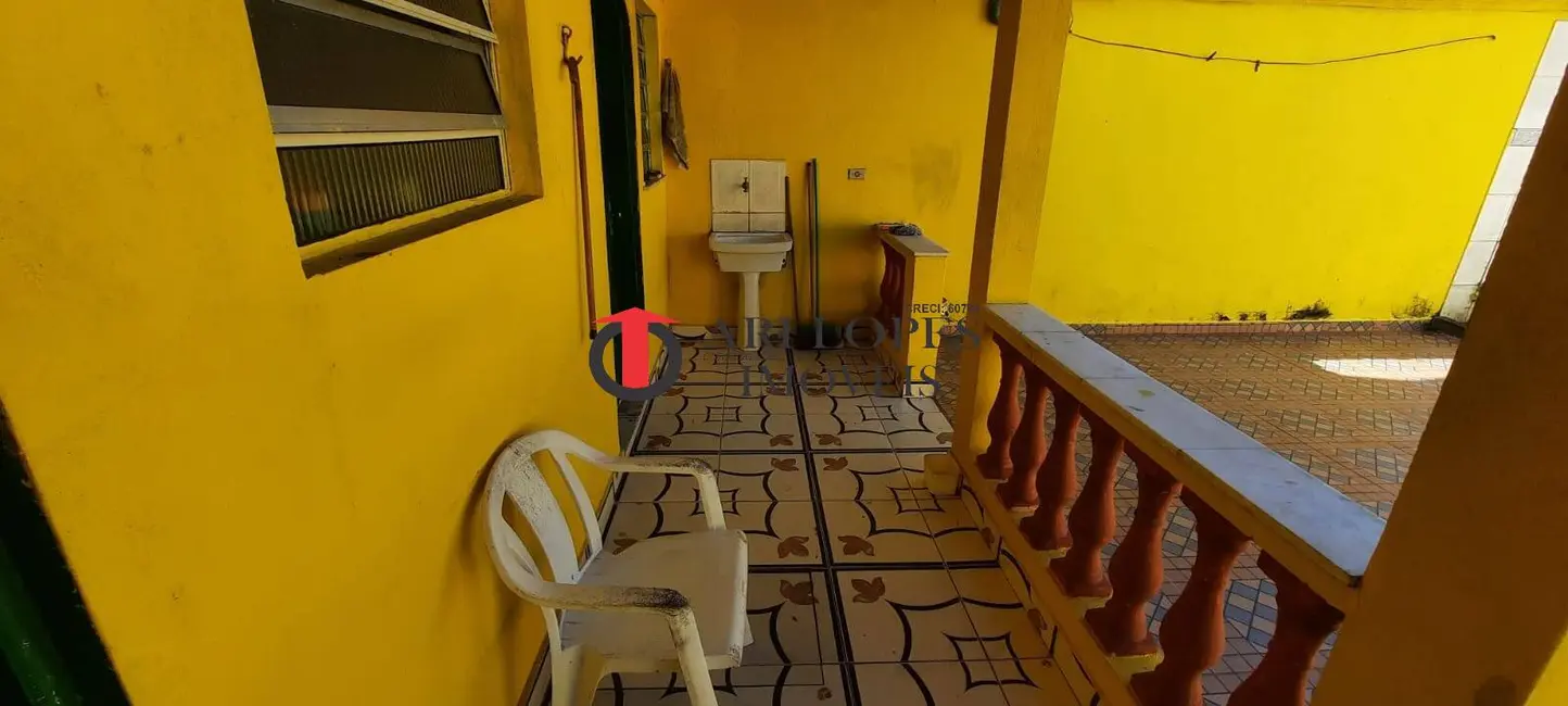 Foto 4 de Sobrado com 3 quartos à venda, 150m2 em Mongagua - SP