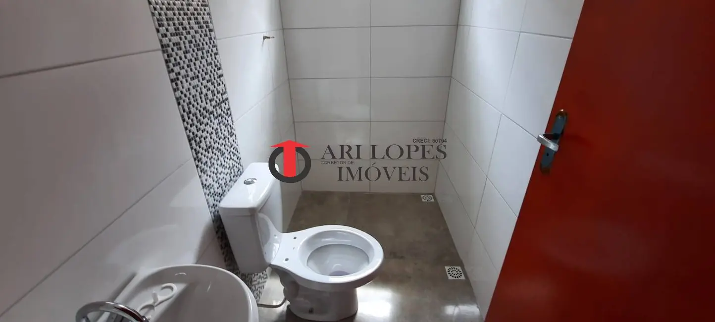 Foto 9 de Casa com 2 quartos à venda, 175m2 em Mongagua - SP