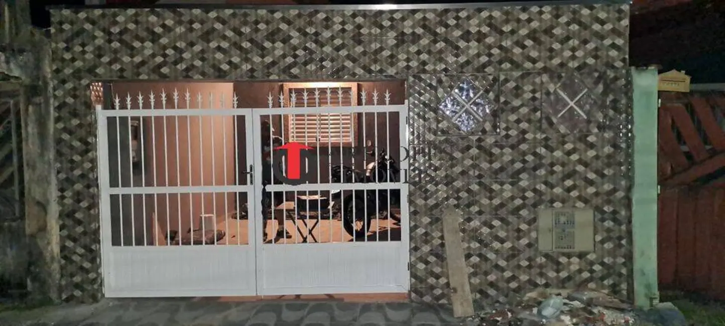 Foto 1 de Casa com 2 quartos à venda, 125m2 em Mongagua - SP