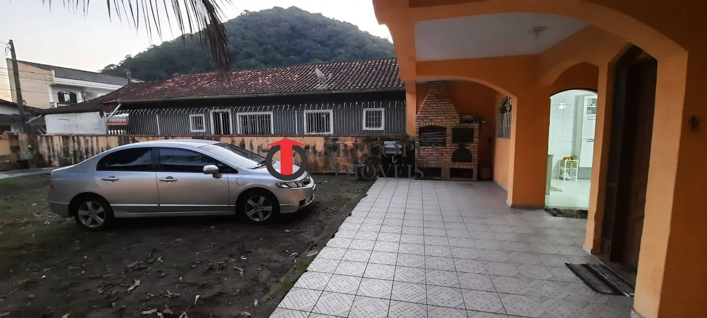 Foto 2 de Casa com 2 quartos à venda, 250m2 em Mongagua - SP