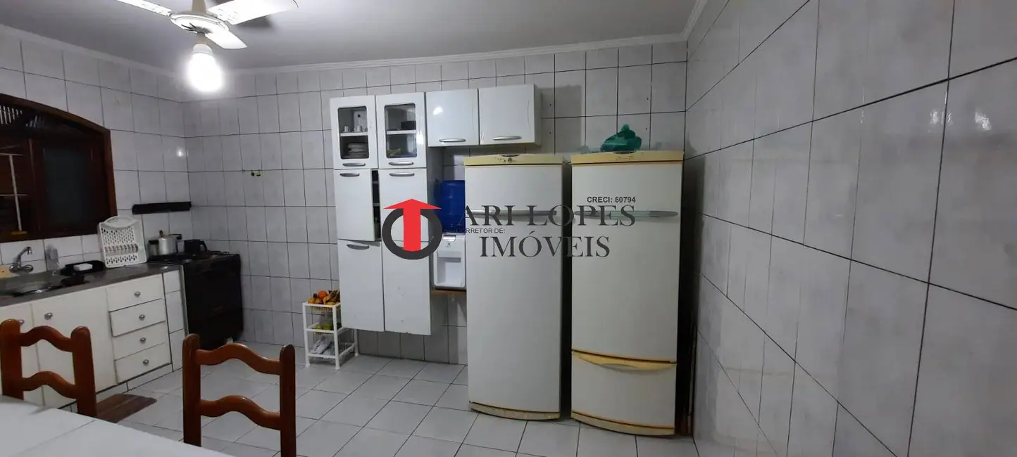 Foto 5 de Casa com 2 quartos à venda, 250m2 em Mongagua - SP
