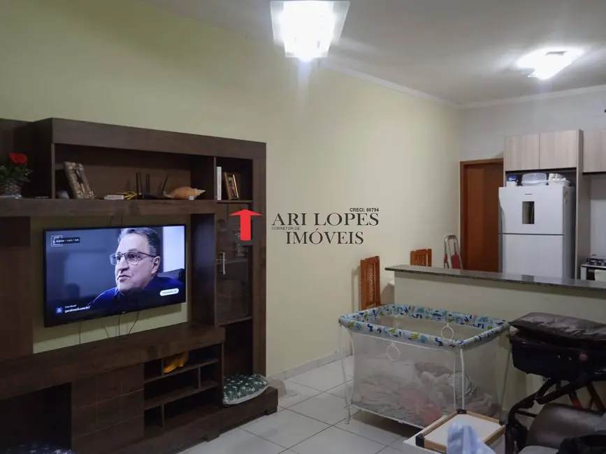 Foto 4 de Casa com 2 quartos à venda, 125m2 em Mongagua - SP