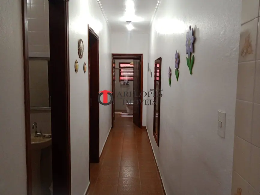 Foto 8 de Casa com 2 quartos à venda, 162m2 em Mongagua - SP