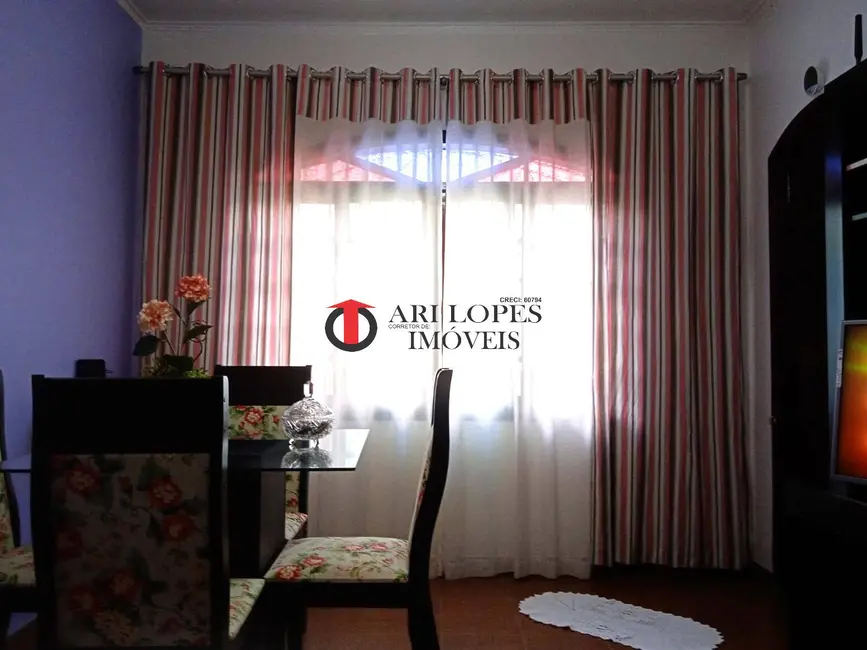 Foto 4 de Casa com 2 quartos à venda, 162m2 em Mongagua - SP