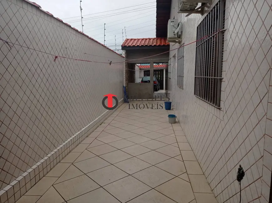 Foto 4 de Casa com 2 quartos à venda em Mongagua - SP