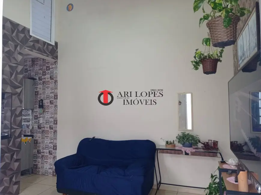 Foto 5 de Casa com 2 quartos à venda em Mongagua - SP