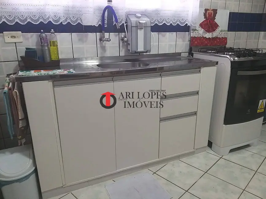 Foto 9 de Casa com 2 quartos à venda, 164m2 em Mongagua - SP