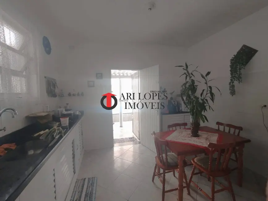 Foto 9 de Casa com 2 quartos à venda em Mongagua - SP