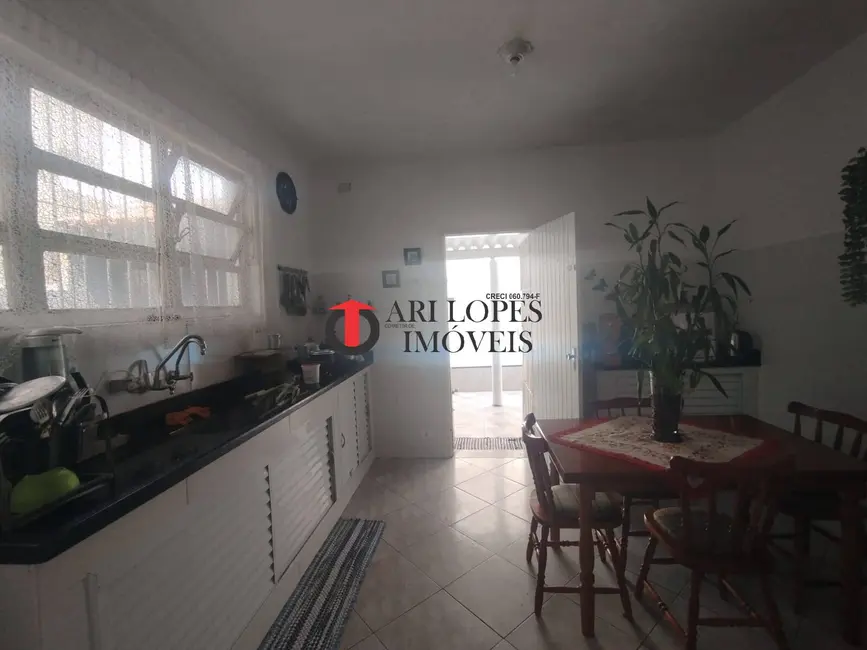 Foto 8 de Casa com 2 quartos à venda em Mongagua - SP