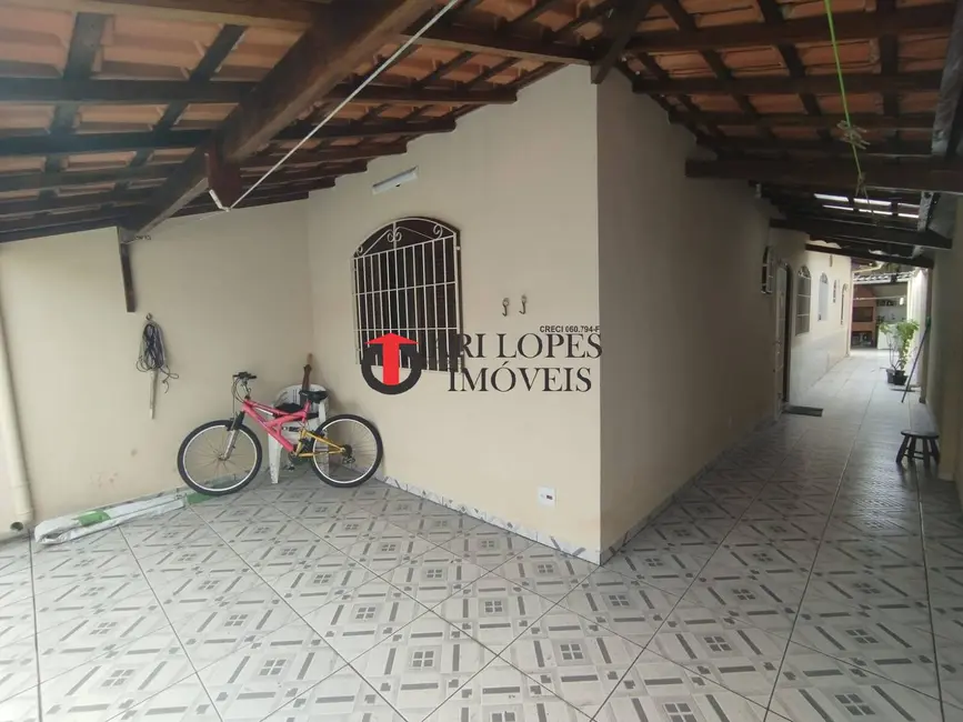 Foto 3 de Casa com 2 quartos à venda, 140m2 em Mongagua - SP