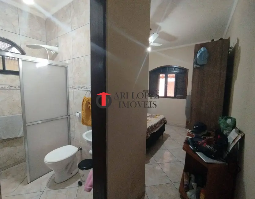 Foto 8 de Casa com 2 quartos à venda, 140m2 em Mongagua - SP