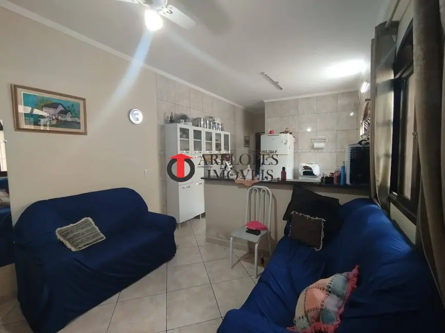 Foto 4 de Casa com 2 quartos à venda, 140m2 em Mongagua - SP