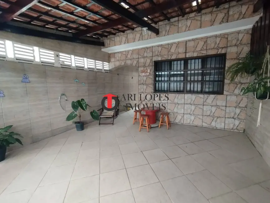 Foto 2 de Casa com 2 quartos à venda, 125m2 em Mongagua - SP