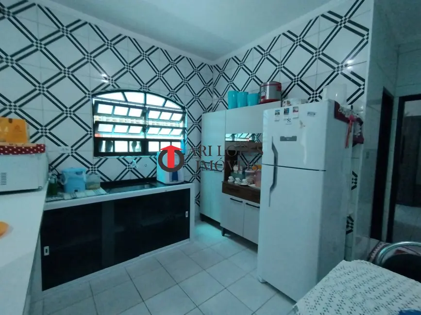 Foto 9 de Casa com 2 quartos à venda, 180m2 em Mongagua - SP