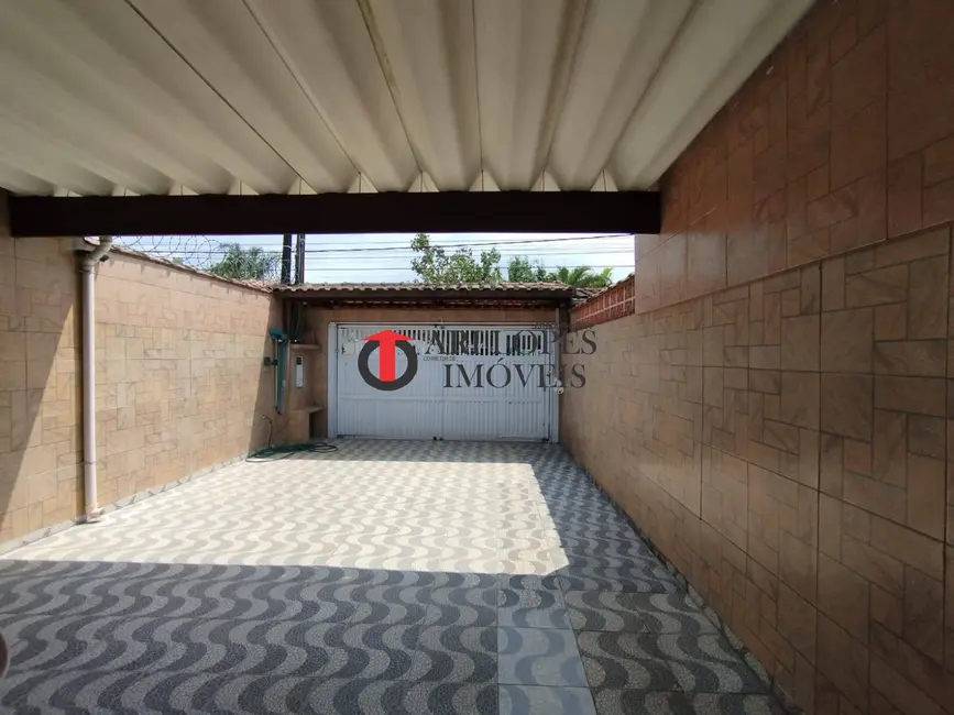 Foto 3 de Casa com 2 quartos à venda, 180m2 em Mongagua - SP