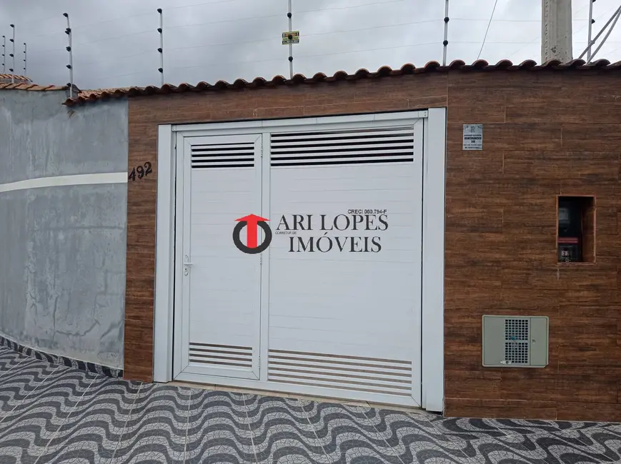 Foto 1 de Casa com 2 quartos à venda em Mongagua - SP