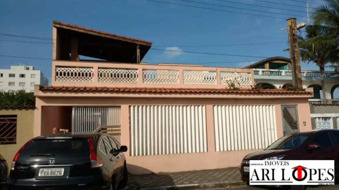 Foto 1 de Casa com 7 quartos à venda, 200m2 em Mongagua - SP