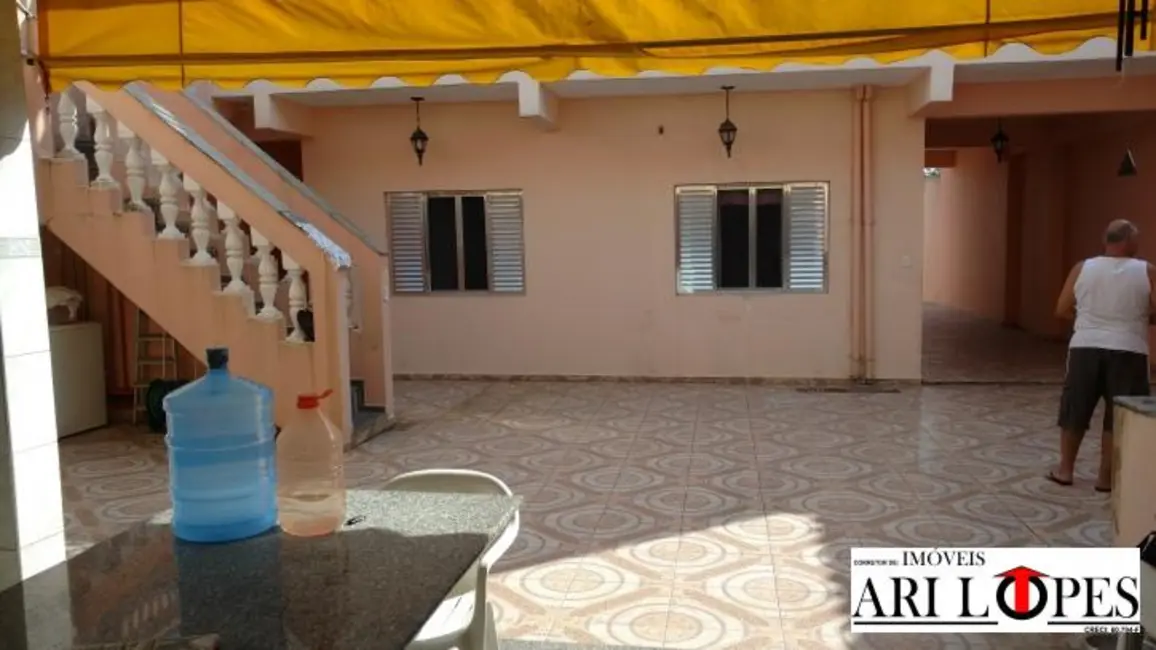 Foto 5 de Casa com 7 quartos à venda, 200m2 em Mongagua - SP