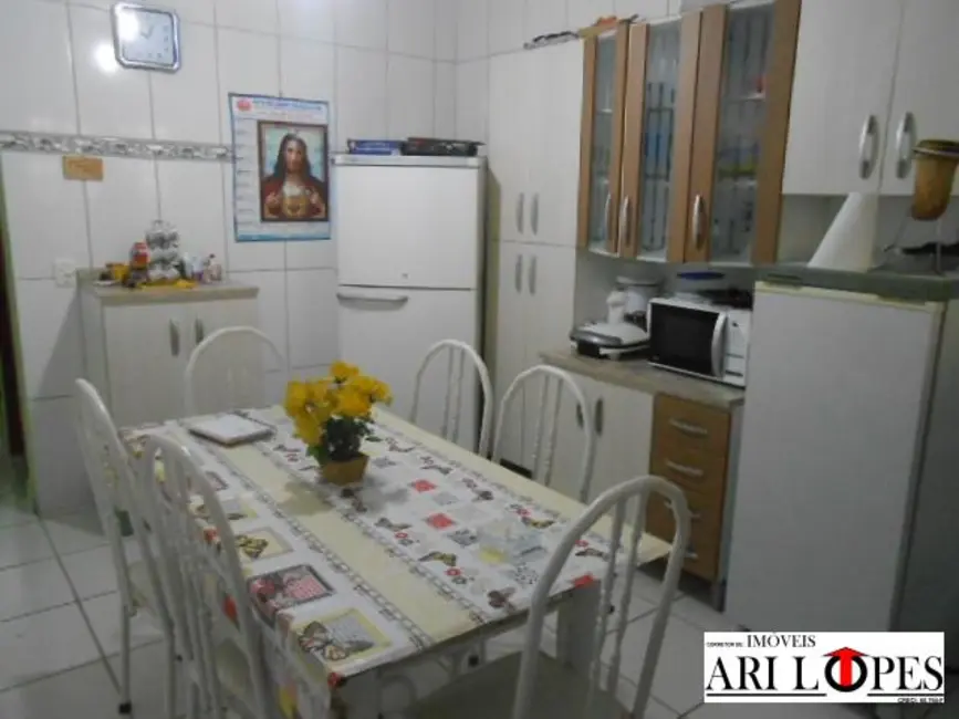 Foto 9 de Sobrado com 2 quartos à venda, 85m2 em Mongagua - SP