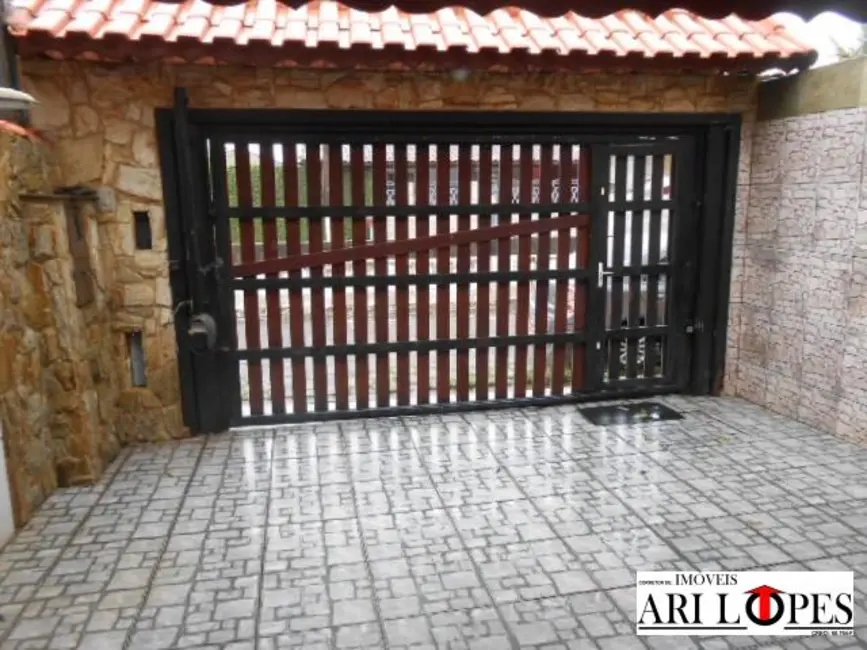 Foto 2 de Sobrado com 2 quartos à venda, 85m2 em Mongagua - SP