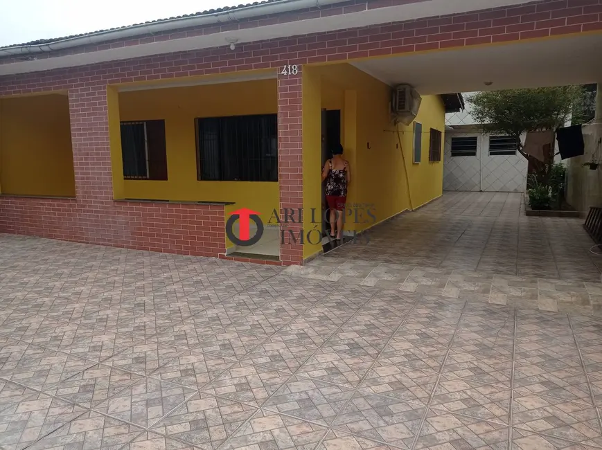 Foto 5 de Casa com 3 quartos à venda, 250m2 em Mongagua - SP